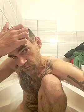 Snapshot of 2223joker chatting on 10.24.25 2223joker online show from 10.24.25