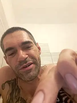 Snapshot of 2223joker chatting on 10.25.25 2223joker online show from 10.25.25