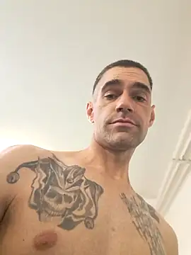 Snapshot of 2223joker chatting on 10.27.25 2223joker online show from 10.27.25