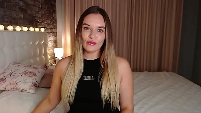 Snapshot of starrydoll chatting on 09.12.25 starrydoll online show from 09.12.25