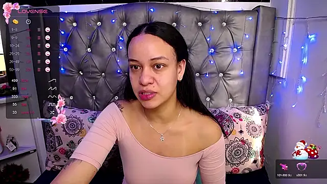 Snapshot of LAILAGUMMY chatting on 12.27.24 LAILAGUMMY online show from 12.27.24