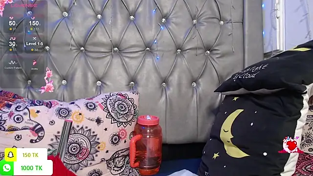 Snapshot of LAILAGUMMY chatting on 09.25.25 LAILAGUMMY online show from 09.25.25