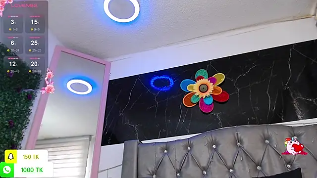 Snapshot of LAILAGUMMY chatting on 11.05.25 LAILAGUMMY online show from 11.05.25