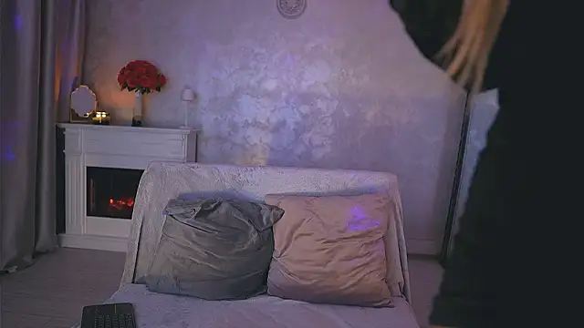 Snapshot of Michelle90u chatting on 03.11.26 Michelle90u online show from 03.11.26