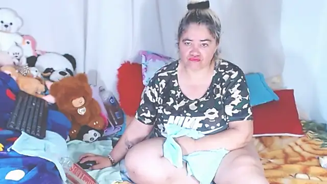 Snapshot of estrellita_fugaz16x chatting on 09.14.25 estrellita fugaz16x online show from 09.14.25