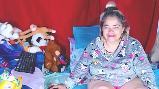 Snapshot of estrellita_fugaz16x chatting on 10.16.25 estrellita fugaz16x online show from 10.16.25