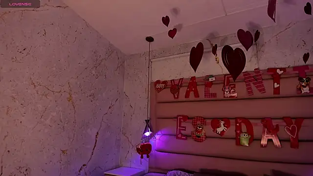 Snapshot of Maddysex_ chatting on 02.05.25 Maddysex online show from 02.05.25