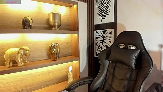 Snapshot of Maddysex_ chatting on 02.13.25 Maddysex online show from 02.13.25