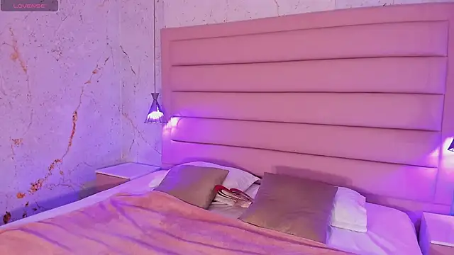 Snapshot of Maddysex_ chatting on 02.18.25 Maddysex online show from 02.18.25