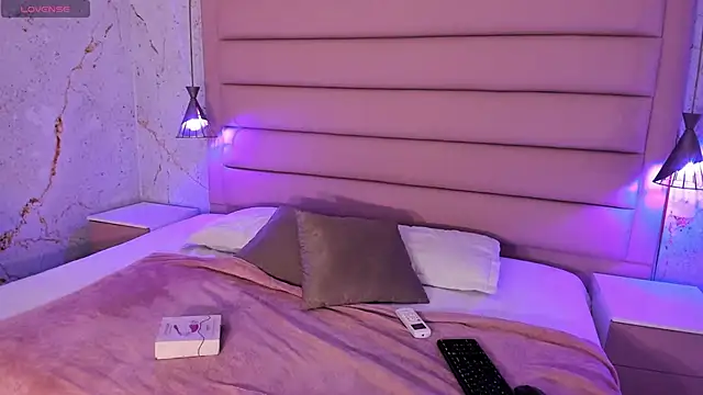 Snapshot of Maddysex_ chatting on 02.24.25 Maddysex online show from 02.24.25