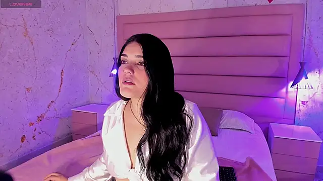 Snapshot of Maddysex_ chatting on 03.08.25 Maddysex online show from 03.08.25