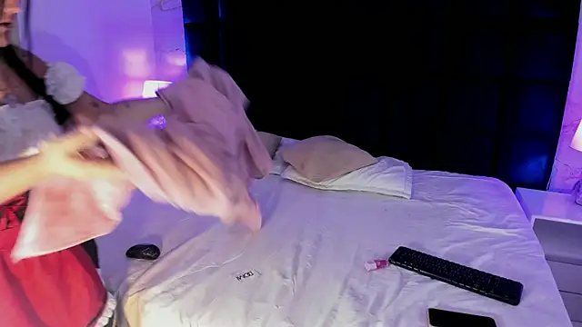 Snapshot of Maddysex_ chatting on 10.02.25 Maddysex online show from 10.02.25