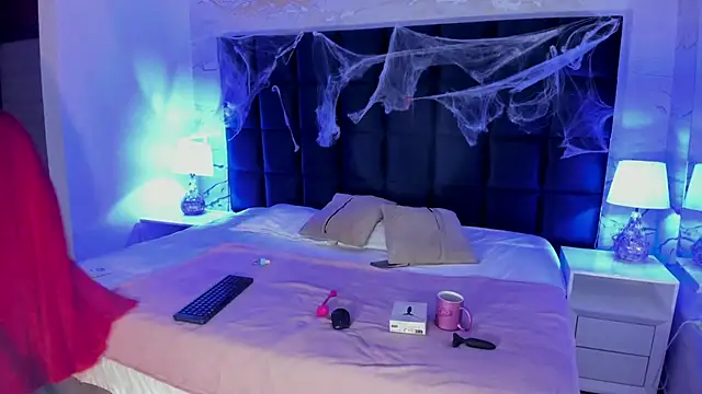 Snapshot of Maddysex_ chatting on 10.20.25 Maddysex online show from 10.20.25