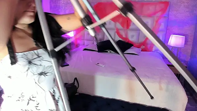 Snapshot of Maddysex_ chatting on 10.24.25 Maddysex online show from 10.24.25