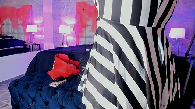 Snapshot of Maddysex_ chatting on 10.30.25 Maddysex online show from 10.30.25