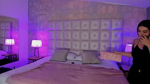 Snapshot of Maddysex_ chatting on 11.04.25 Maddysex online show from 11.04.25