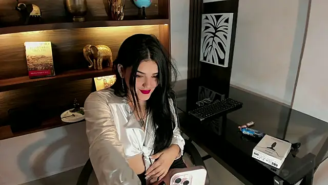 Snapshot of Maddysex_ chatting on 11.27.25 Maddysex online show from 11.27.25