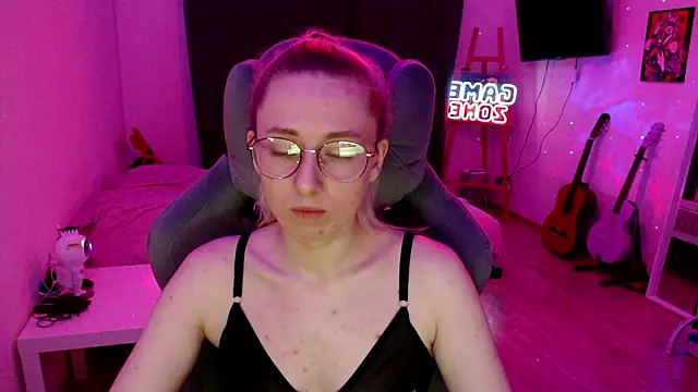 Snapshot of AnabelFrel chatting on 12.08.24 AnabelFrel online show from 12.08.24