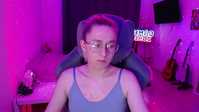 Snapshot of AnabelFrel chatting on 12.15.24 AnabelFrel online show from 12.15.24