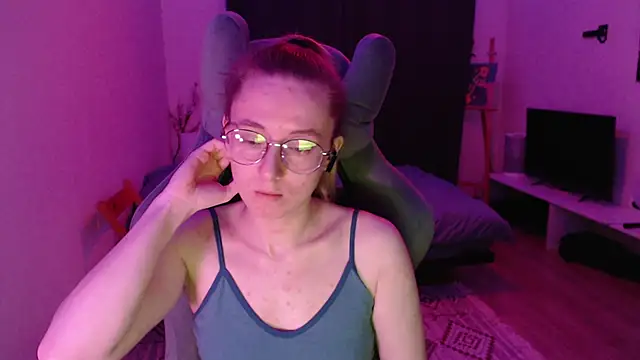 Snapshot of AnabelFrel chatting on 09.11.25 AnabelFrel online show from 09.11.25