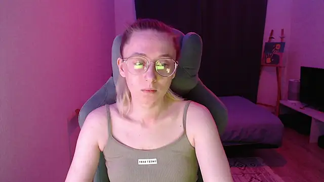 Snapshot of AnabelFrel chatting on 11.23.25 AnabelFrel online show from 11.23.25