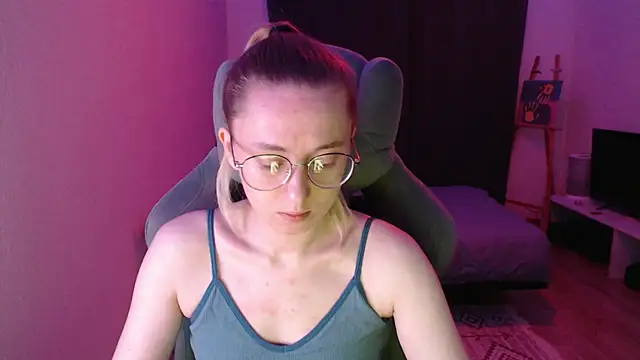 Snapshot of AnabelFrel chatting on 11.27.25 AnabelFrel online show from 11.27.25