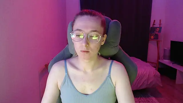 Snapshot of AnabelFrel chatting on 12.14.25 AnabelFrel online show from 12.14.25