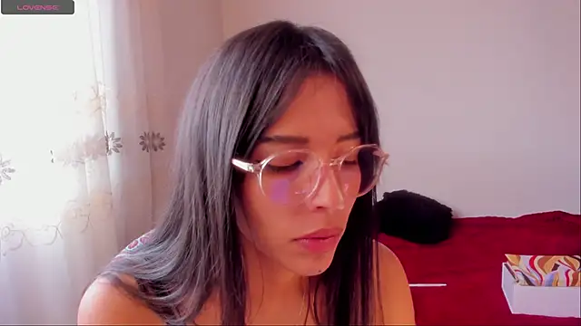 Snapshot of aluna_0310 chatting on 12.28.24 aluna 0310 online show from 12.28.24