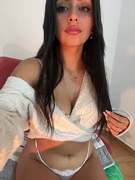 Snapshot of sweetAli_ chatting on 02.28.25 sweetAli online show from 02.28.25