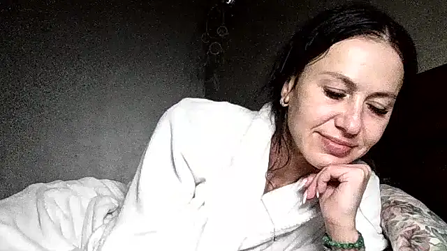 JulianaGold1 online show from 05.19.26