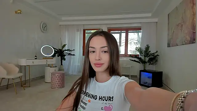 Snapshot of TiffanyHouston_ chatting on 02.13.25 TiffanyHouston online show from 02.13.25