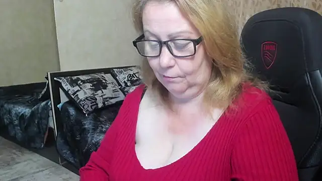 Frau Marta online show from 10.24.25