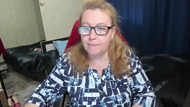 Frau Marta online show from 04.17.26