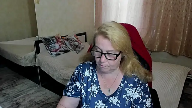 Snapshot of Frau_Marta chatting on 06.06.26 Frau Marta online show from 06.06.26