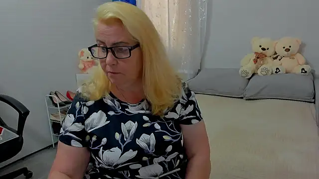 Frau Marta online show from 07.30.26