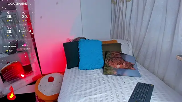 Snapshot of jenndy_lockhart chatting on 01.28.25 jenndy lockhart online show from 01.28.25