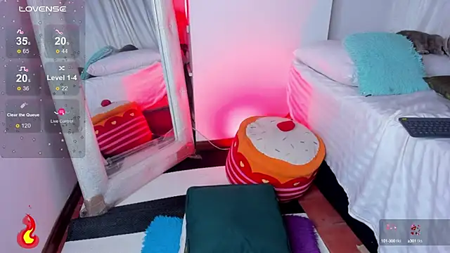 Snapshot of jenndy_lockhart chatting on 01.28.25 jenndy lockhart online show from 01.28.25