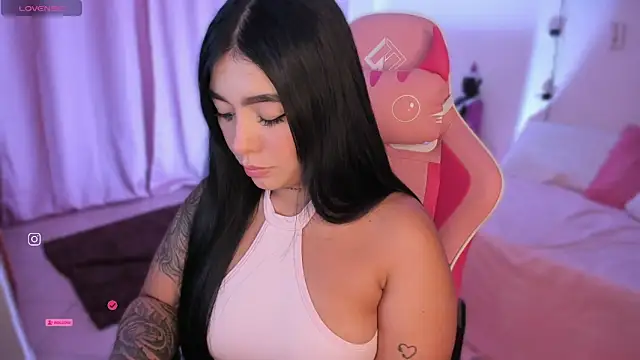 Snapshot of shantall_vidales_ chatting on 09.10.25 shantall vidales online show from 09.10.25