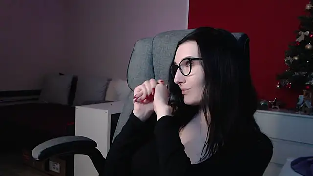 Alina Lamour online show from 12.16.24