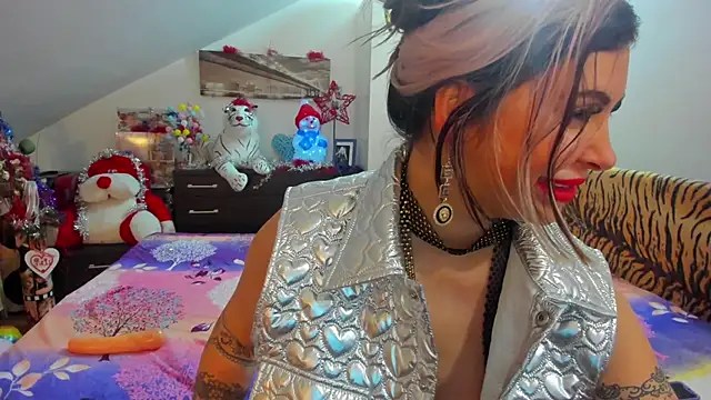 Snapshot of Raffaelababy chatting on 12.27.24 Raffaelababy online show from 12.27.24