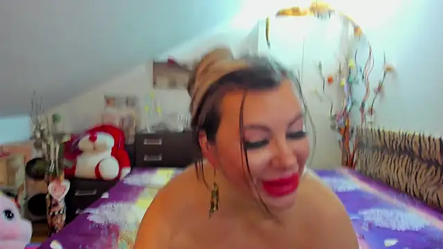 Snapshot of Raffaelababy chatting on 02.15.25 Raffaelababy online show from 02.15.25