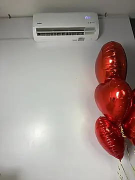 Snapshot of angelGgold chatting on 02.14.26 angelGgold online show from 02.14.26