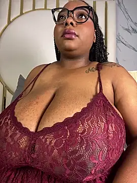 Snapshot of angelGgold chatting on 02.24.26 angelGgold online show from 02.24.26