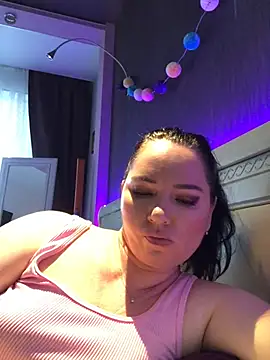 Snapshot of HotMilfMargo chatting on 02.16.25 HotMilfMargo online show from 02.16.25