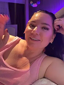 Snapshot of HotMilfMargo chatting on 02.16.25 HotMilfMargo online show from 02.16.25