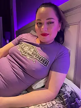 Snapshot of HotMilfMargo chatting on 02.17.25 HotMilfMargo online show from 02.17.25