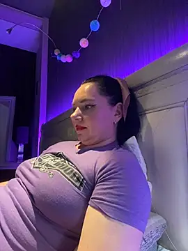 Snapshot of HotMilfMargo chatting on 02.17.25 HotMilfMargo online show from 02.17.25