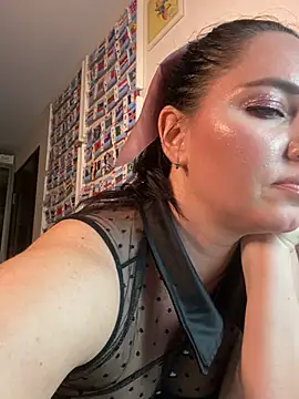 Snapshot of HotMilfMargo chatting on 02.18.25 HotMilfMargo online show from 02.18.25