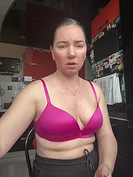 Snapshot of HotMilfMargo chatting on 02.26.25 HotMilfMargo online show from 02.26.25