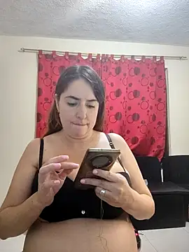 Snapshot of rosahills chatting on 12.28.24 rosahills online show from 12.28.24